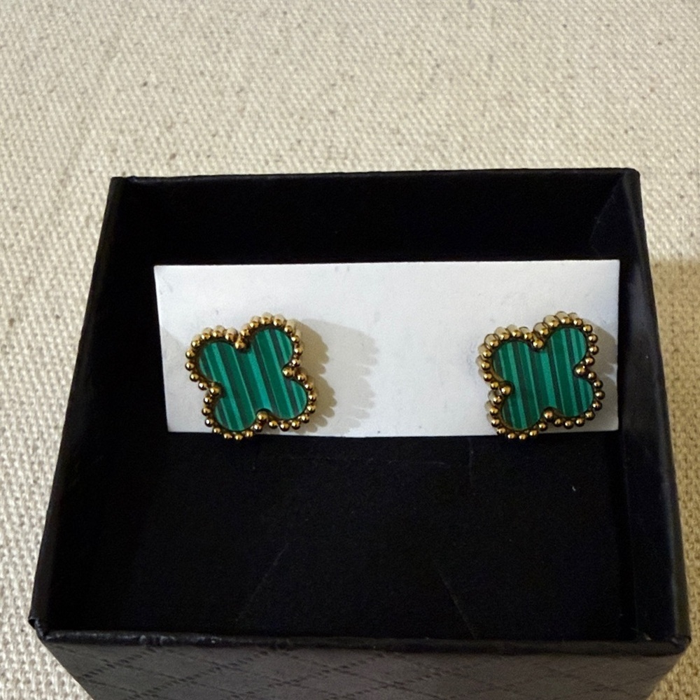 Clover Green turquoise and Gold Clover women’s Stud Earrings